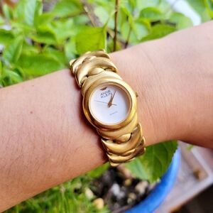 Classic Anne Klein Classic Gold Womens Womans Chunky Round Watch